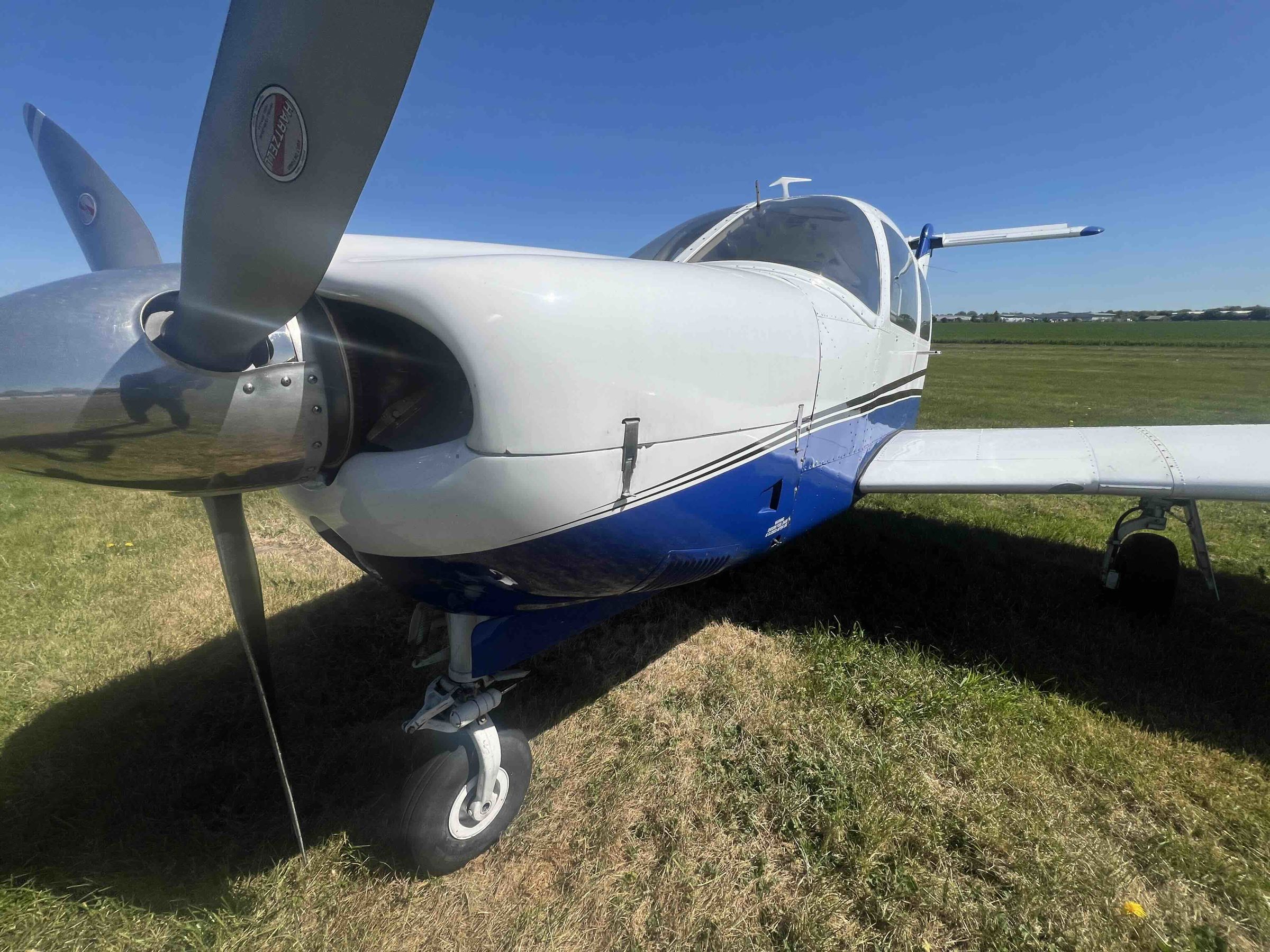 1979 Piper PA-28RT-201 Arrow IV - Exterior
