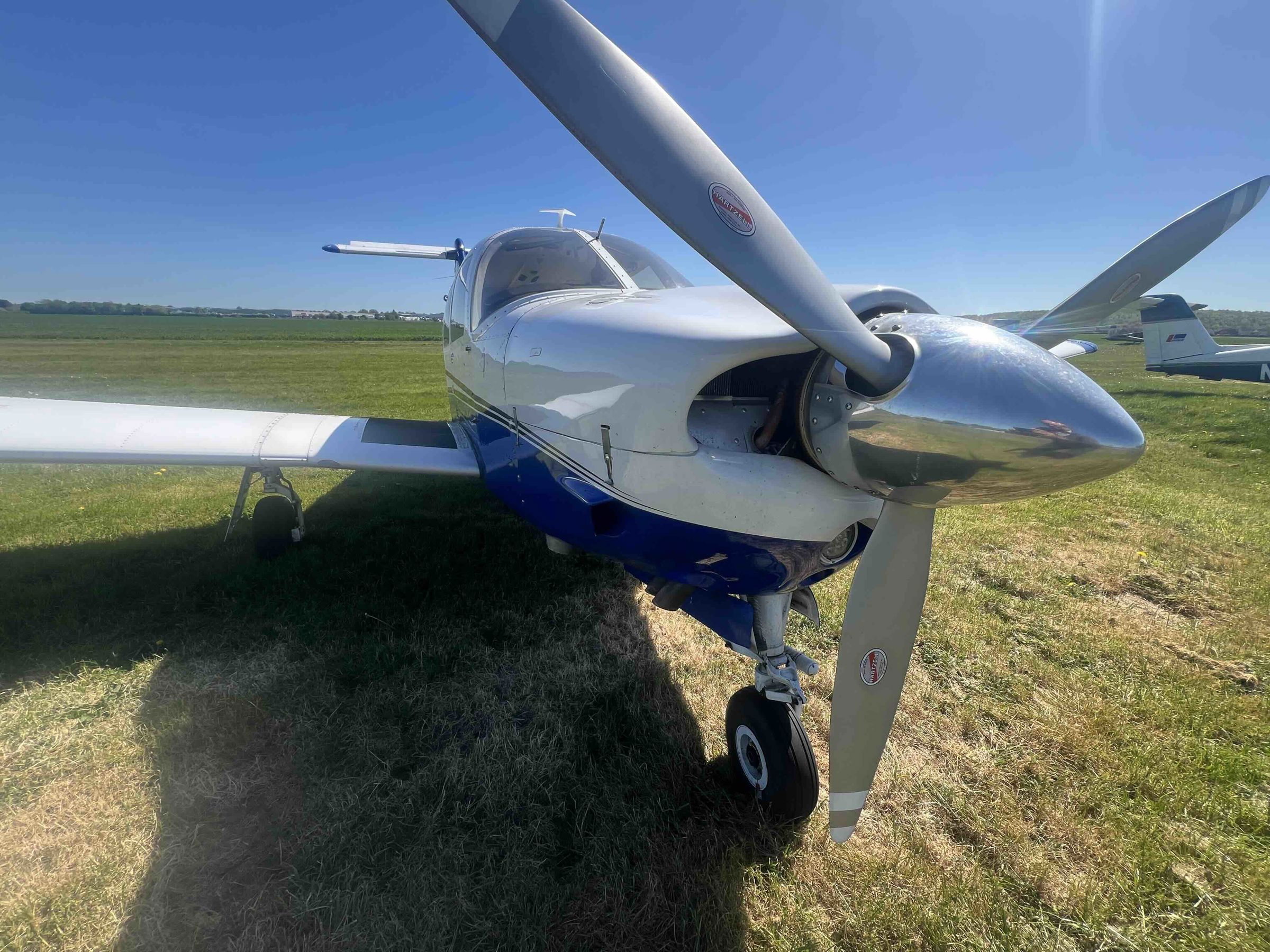 1979 Piper PA-28RT-201 Arrow IV - Exterior