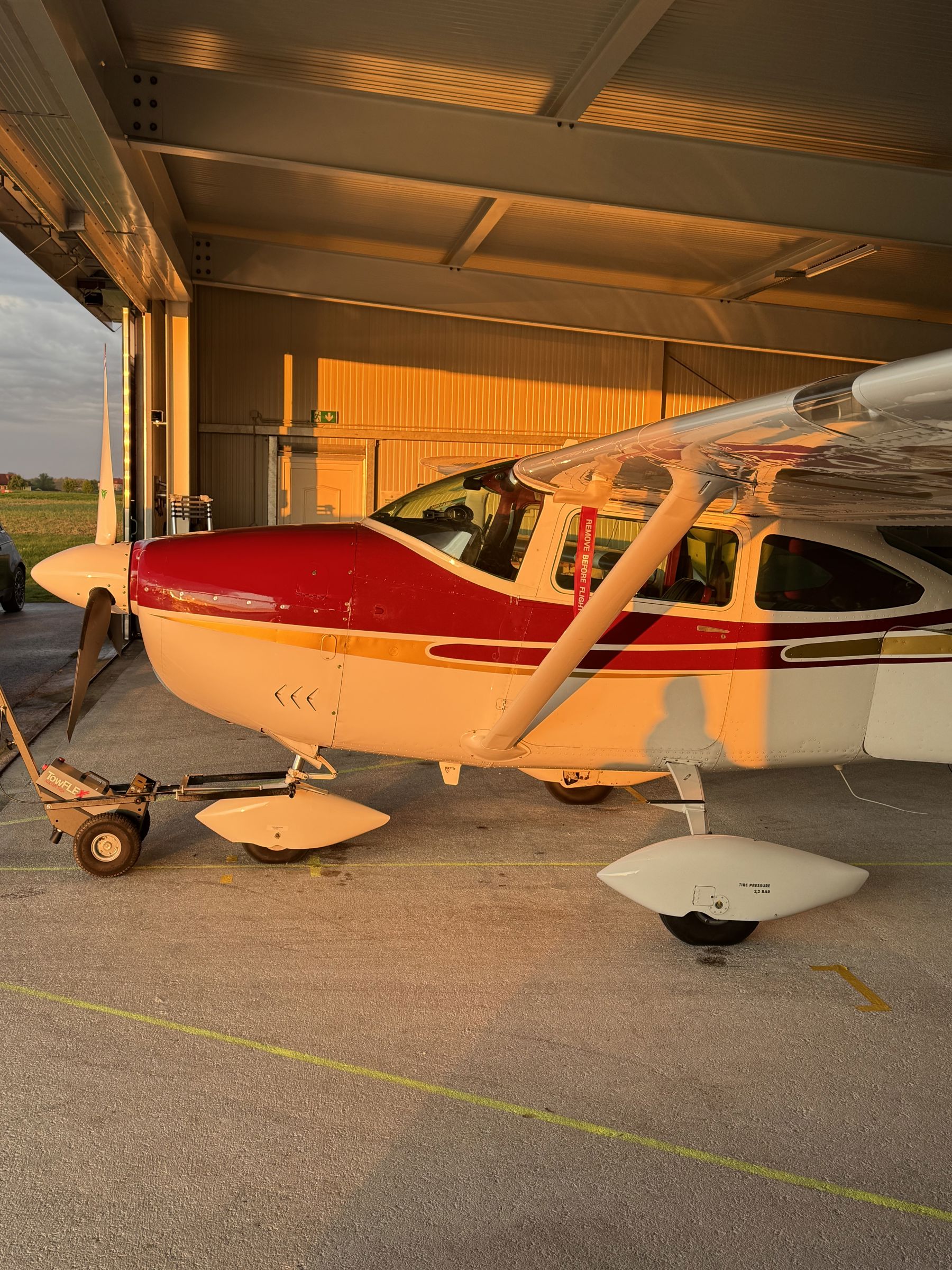 1966 Cessna 182J Skylane - Exterior