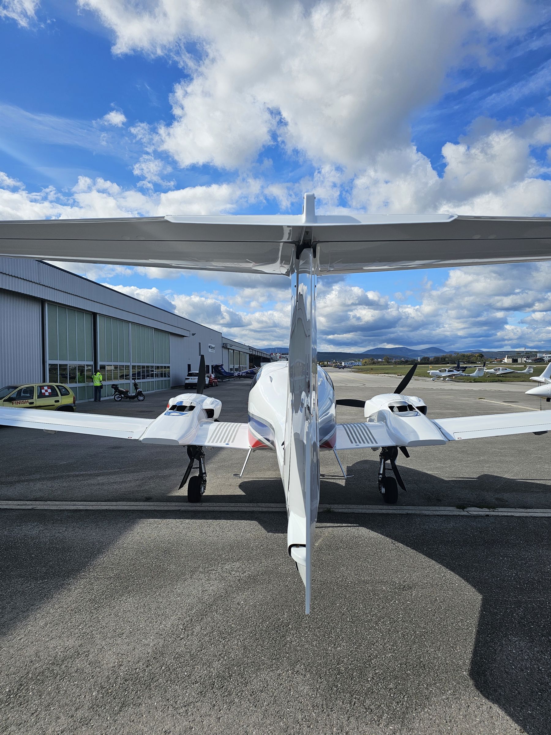 2022 Diamond DA42-VI - Exterior