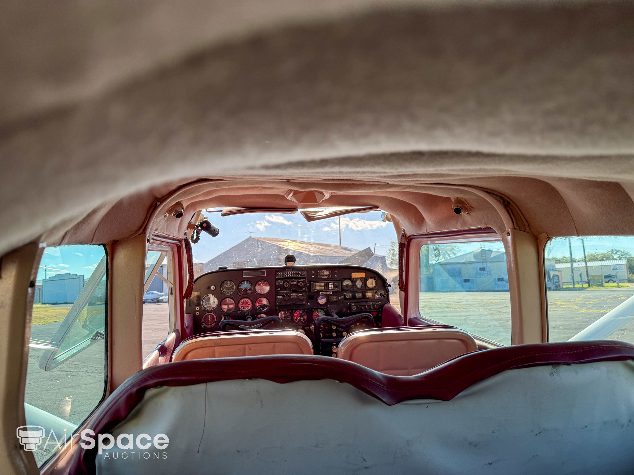1960 Cessna 210A - Interior