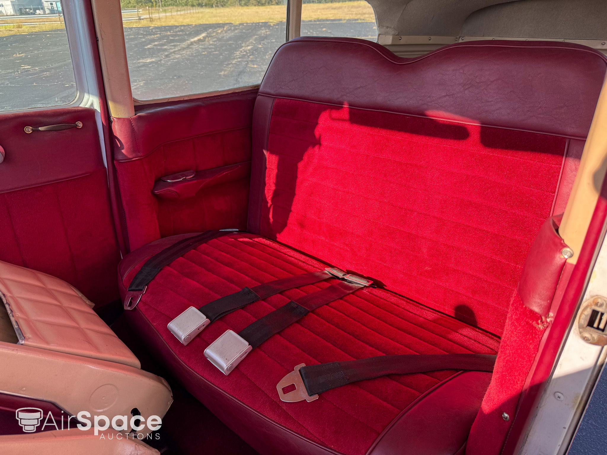 1960 Cessna 210A - Interior