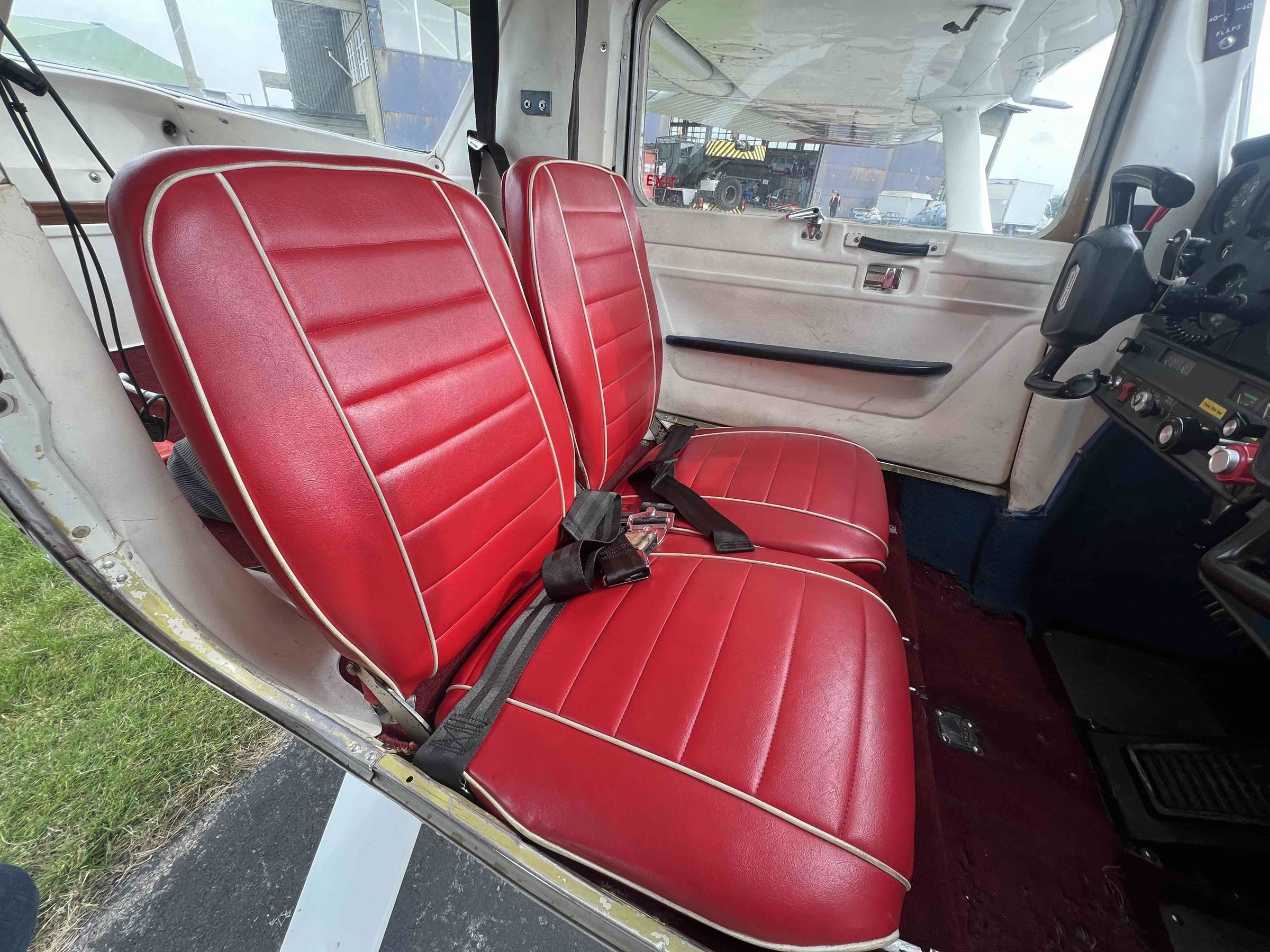 1976 Cessna (Reims) F150M - Interior
