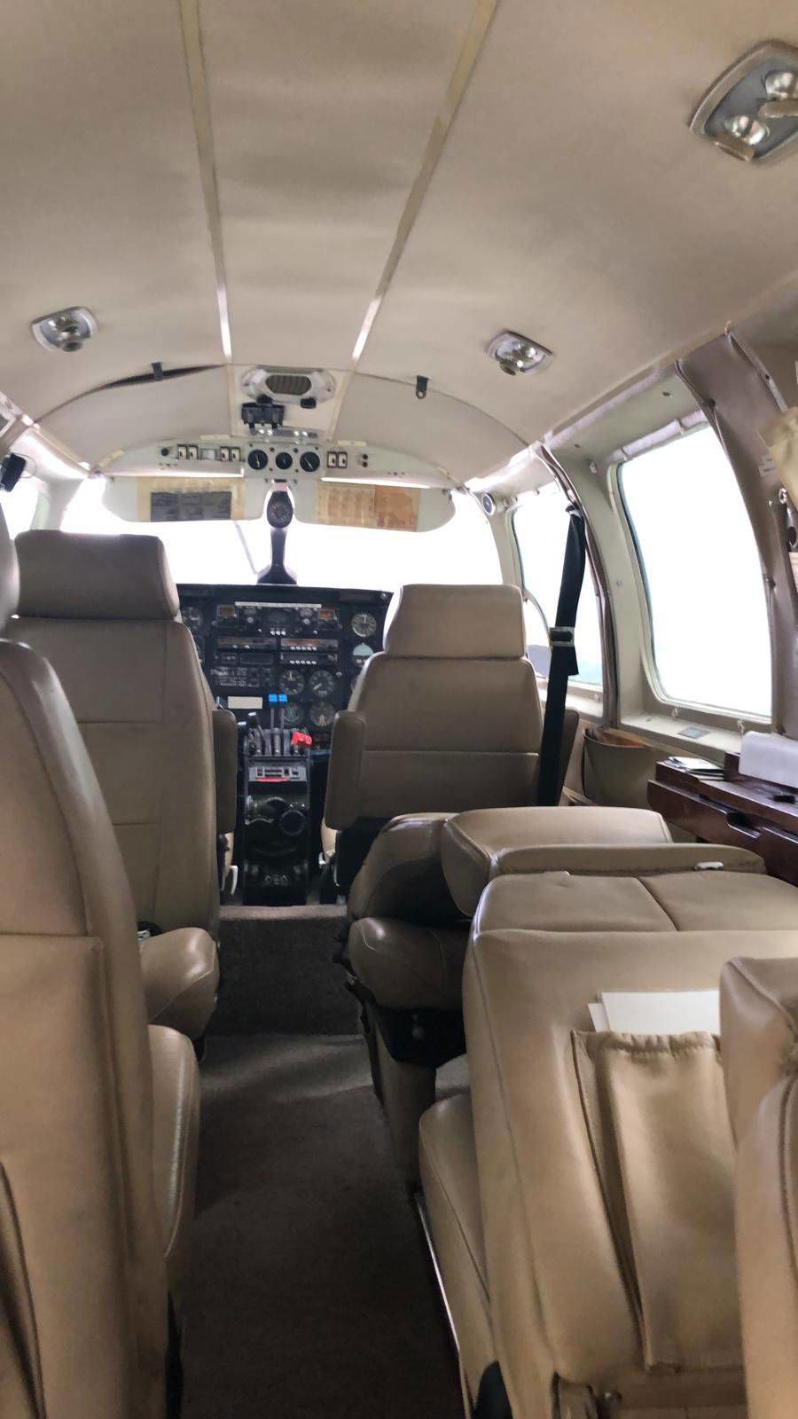 1975 Piper PA-31-310 Navajo - Interior