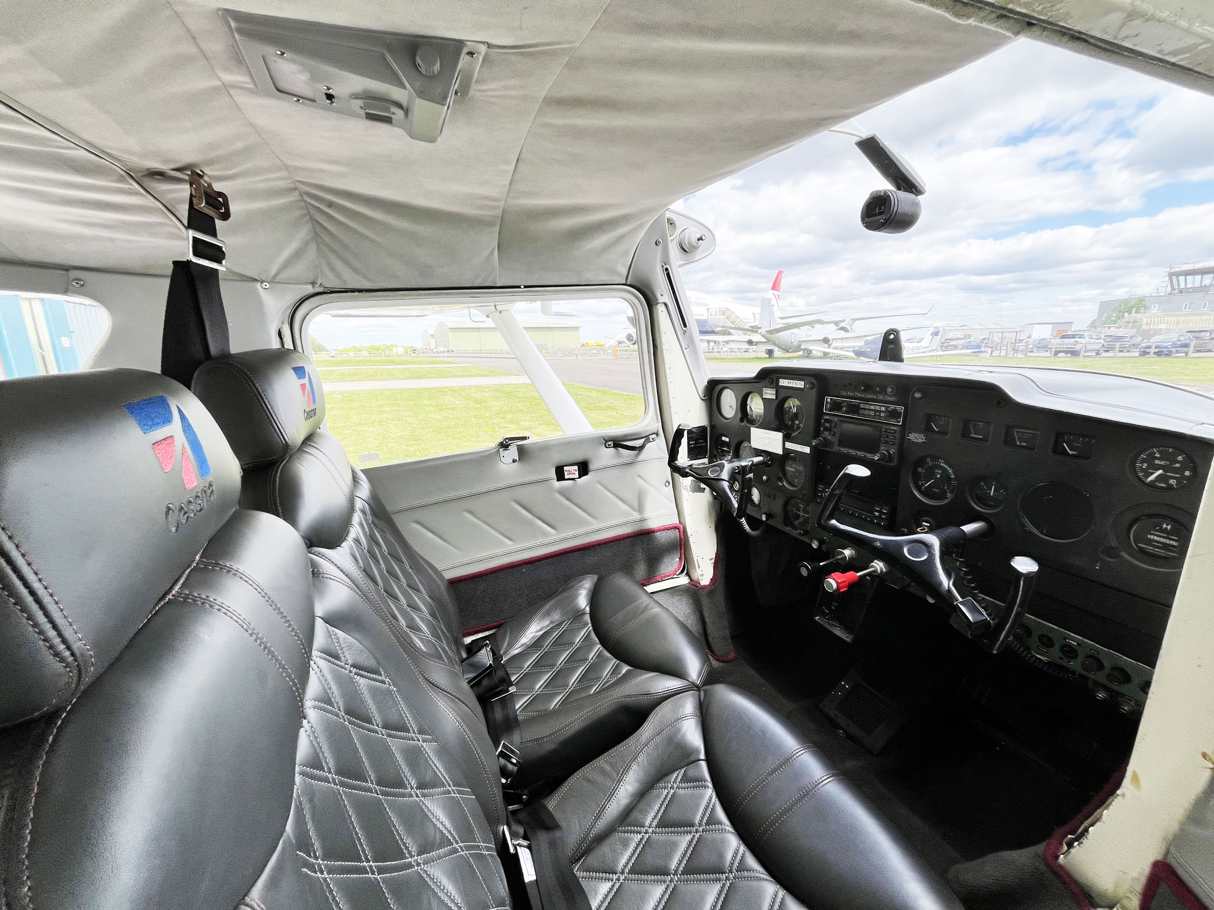 1968 Cessna 150H - Interior