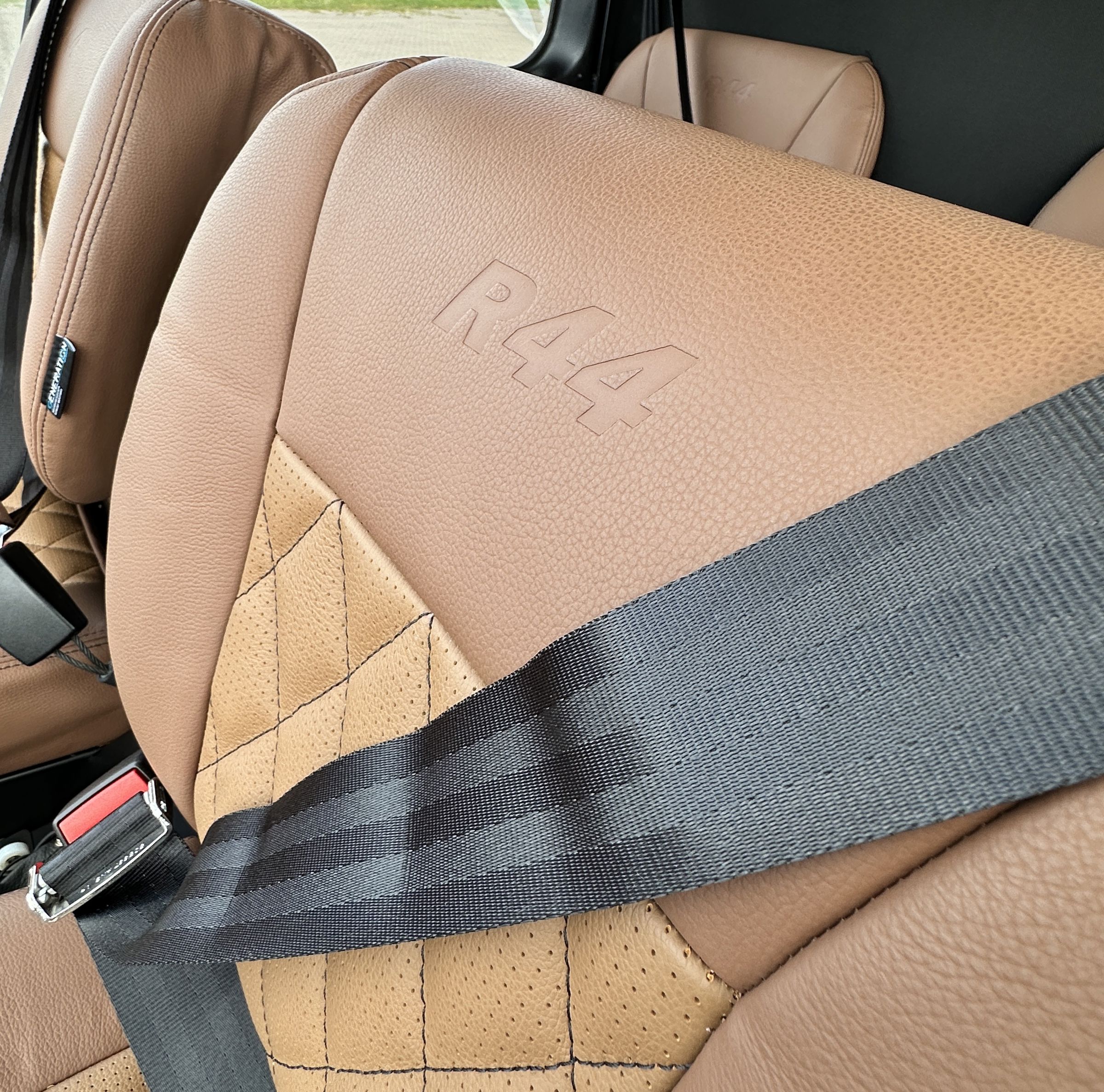 2007 Robinson R44 Clipper II - Interior