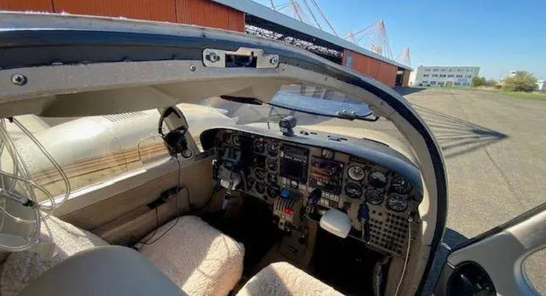 1994 Piper PA-34-220T Seneca IV - Interior