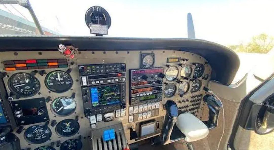 1994 Piper PA-34-220T Seneca IV - Interior