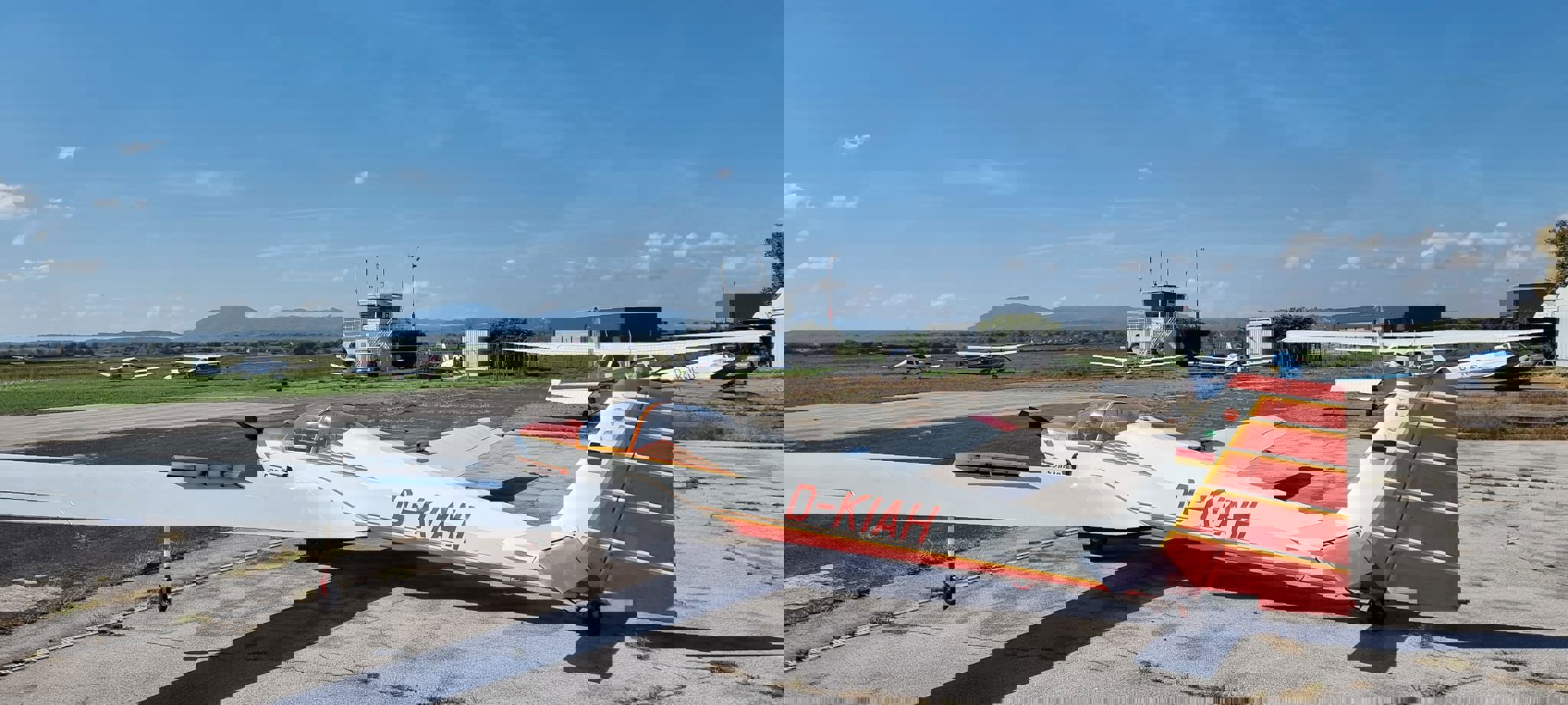 1989 Scheibe SF-25C Falke 2000 - Exterior