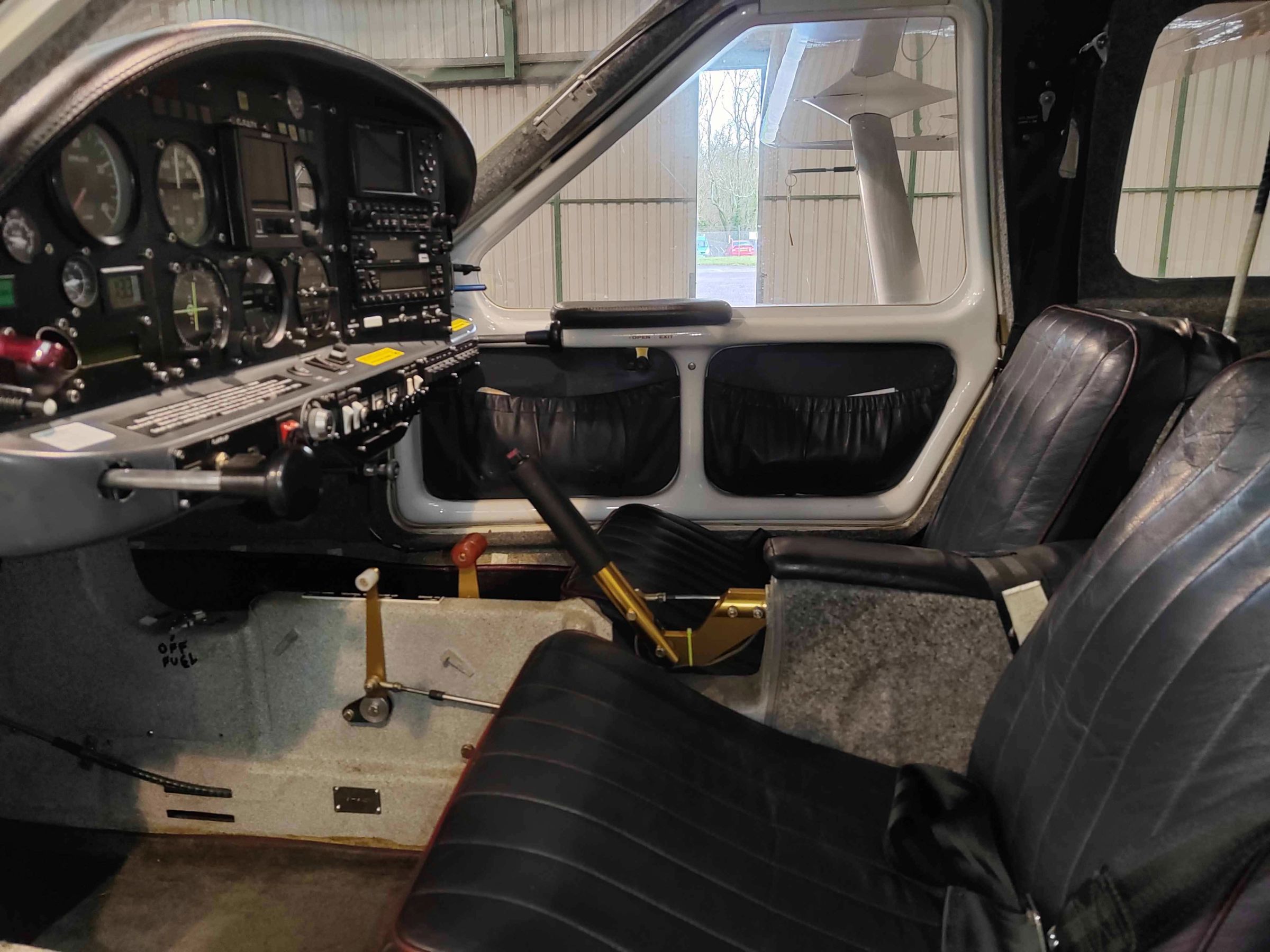 2004 Jabiru J400 - Interior