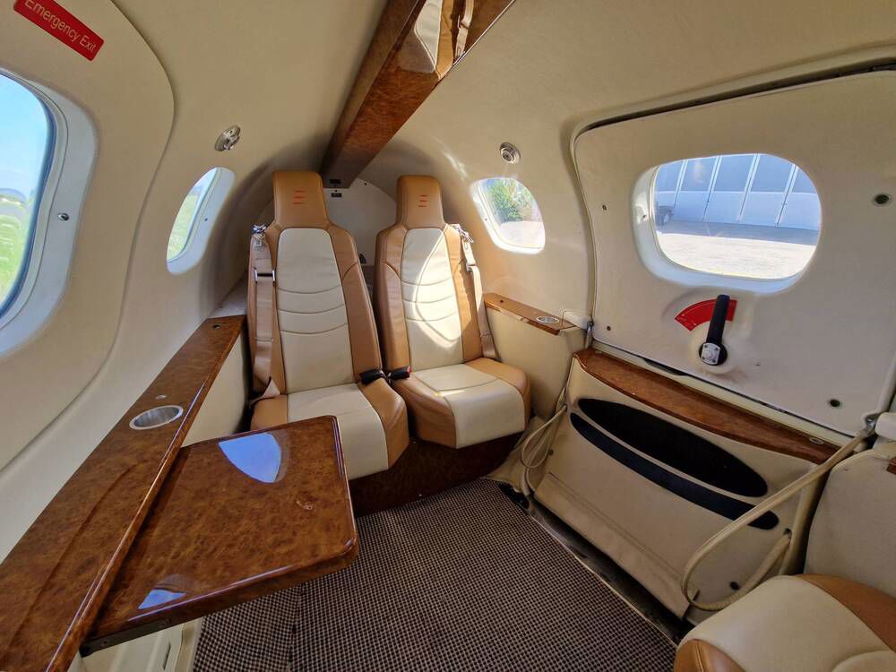 2013 Extra EA-500 - Interior