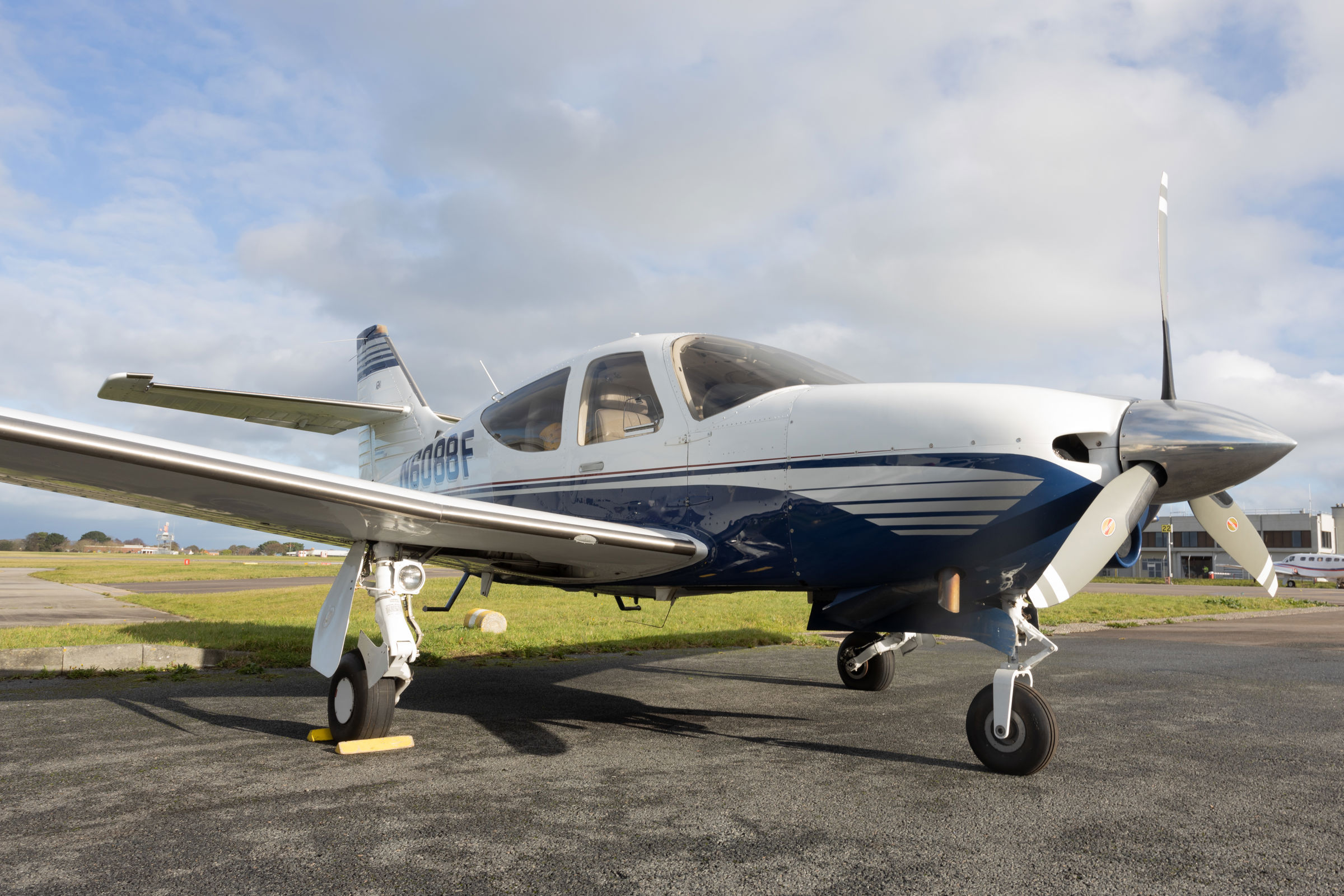 2002 Rockwell Commander 114TC - Interior