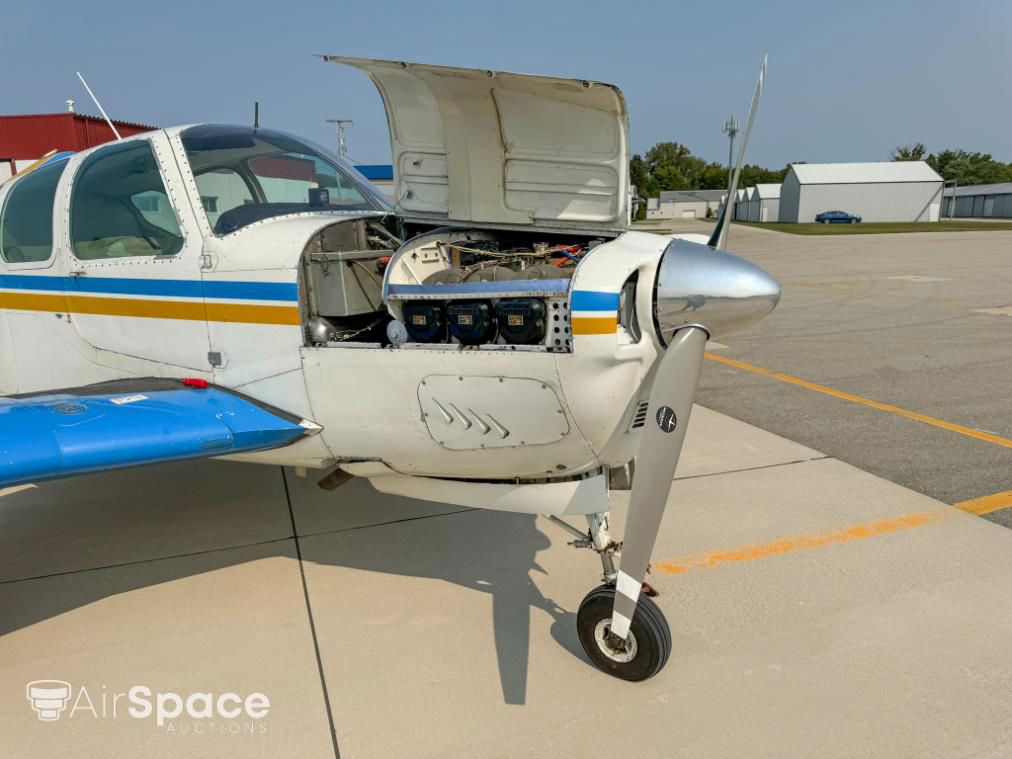 1958 Beechcraft 35 Bonanza - Exterior