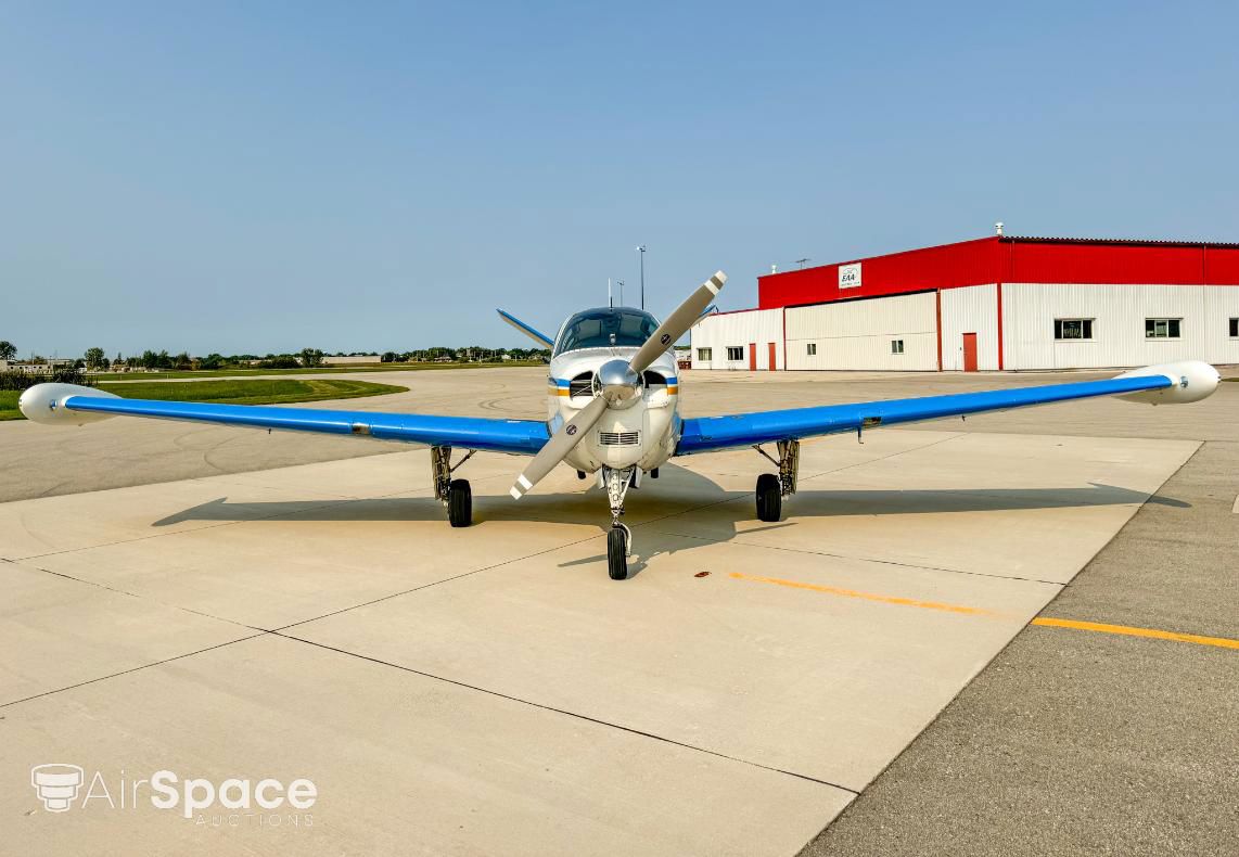 1958 Beechcraft 35 Bonanza - Exterior