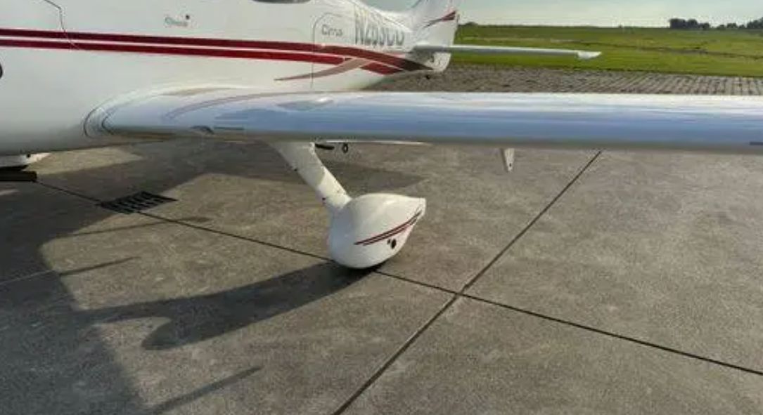 2003 Cirrus SR20 - Exterior