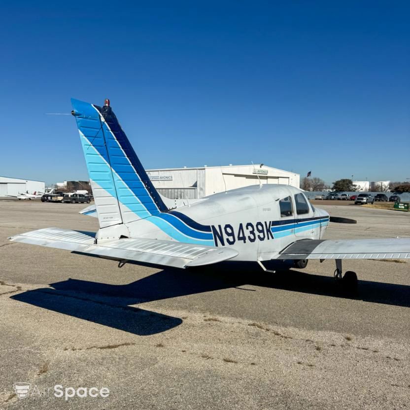 1976 Piper PA-28-140 Cherokee - Exterior