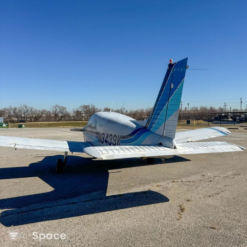 1976 Piper PA-28-140 Cherokee - Exterior