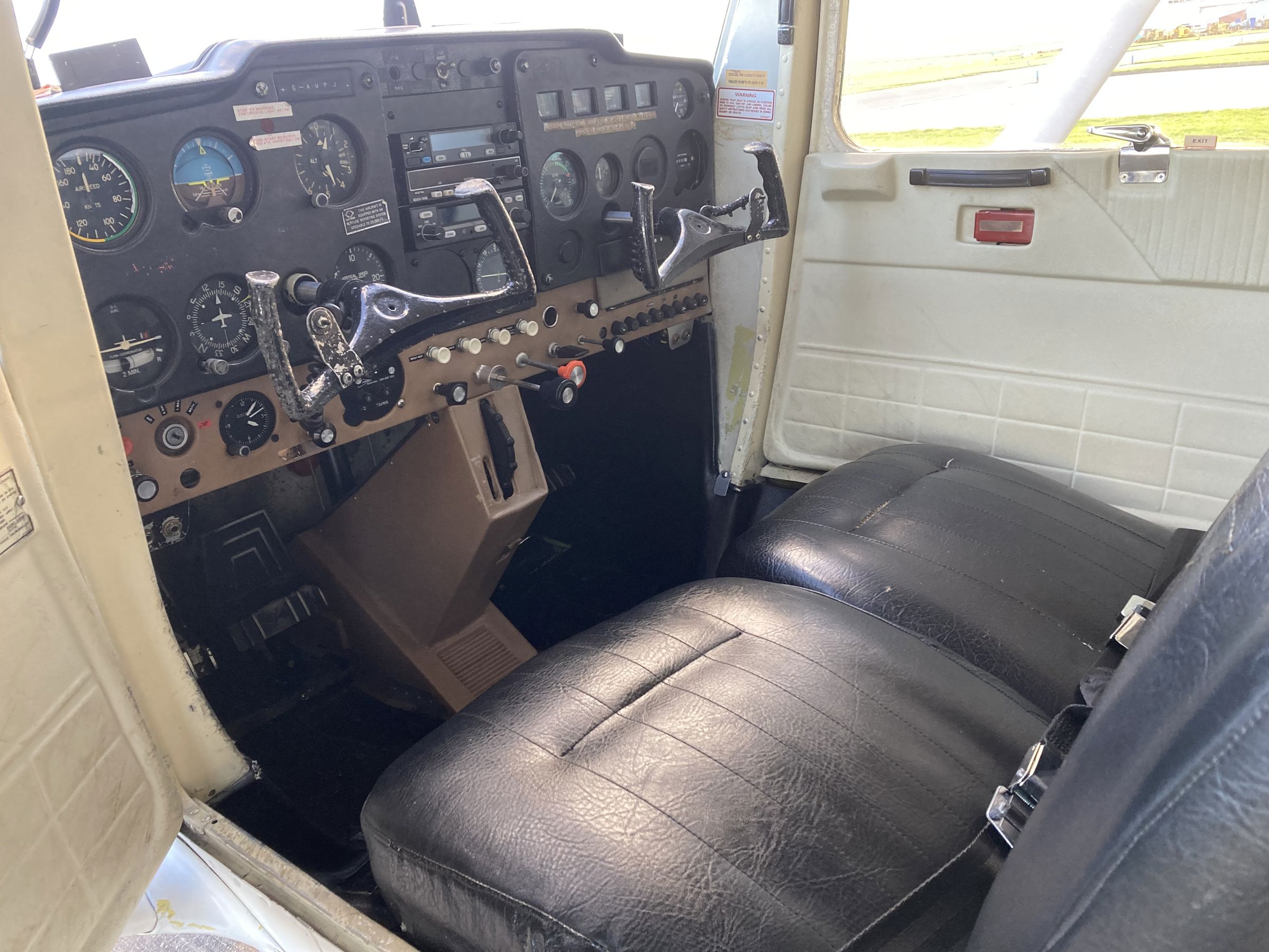 1968 Cessna 150H - Interior