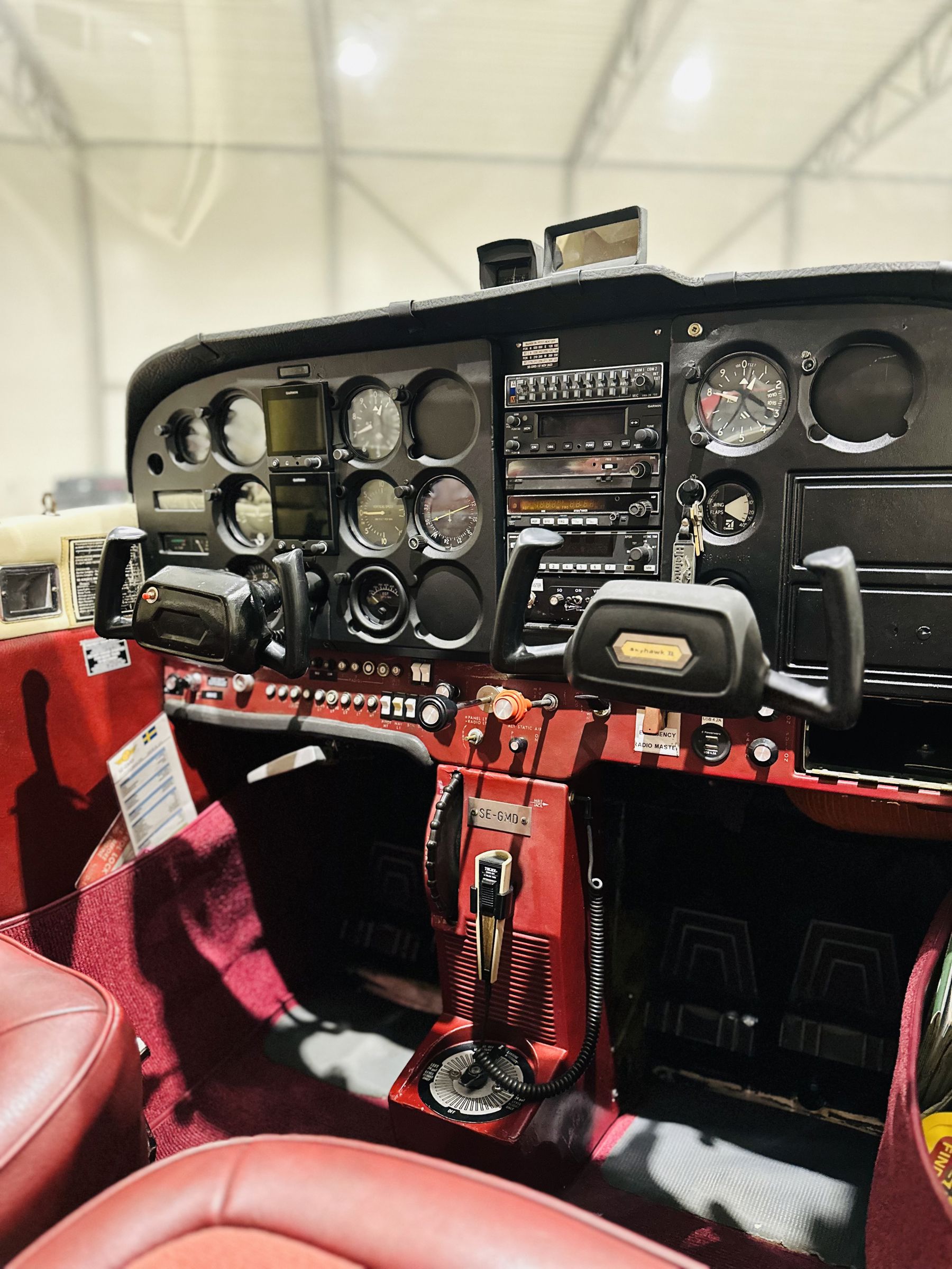 1975 Cessna 172M Skyhawk - Interior