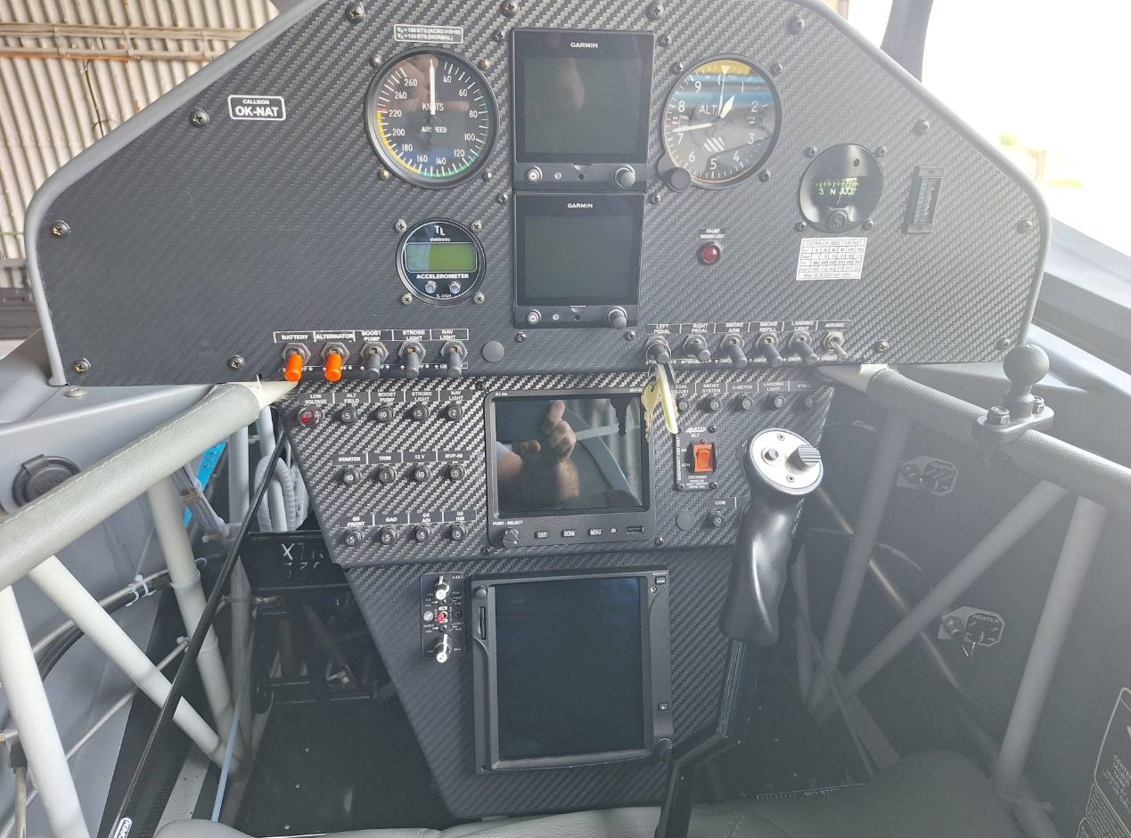 2019 Extra 330 - Interior