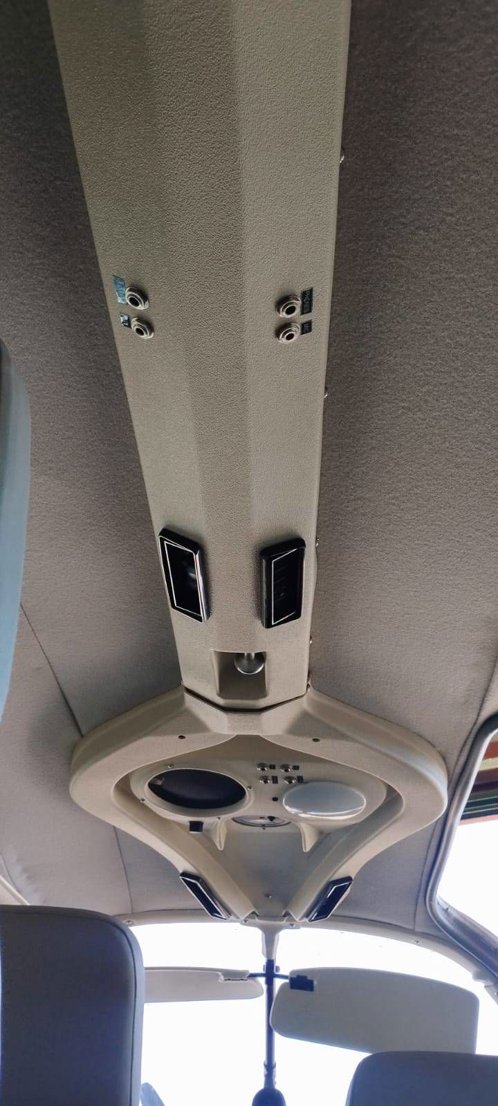 1977 Piper PA-28R-201 Arrow III - Interior