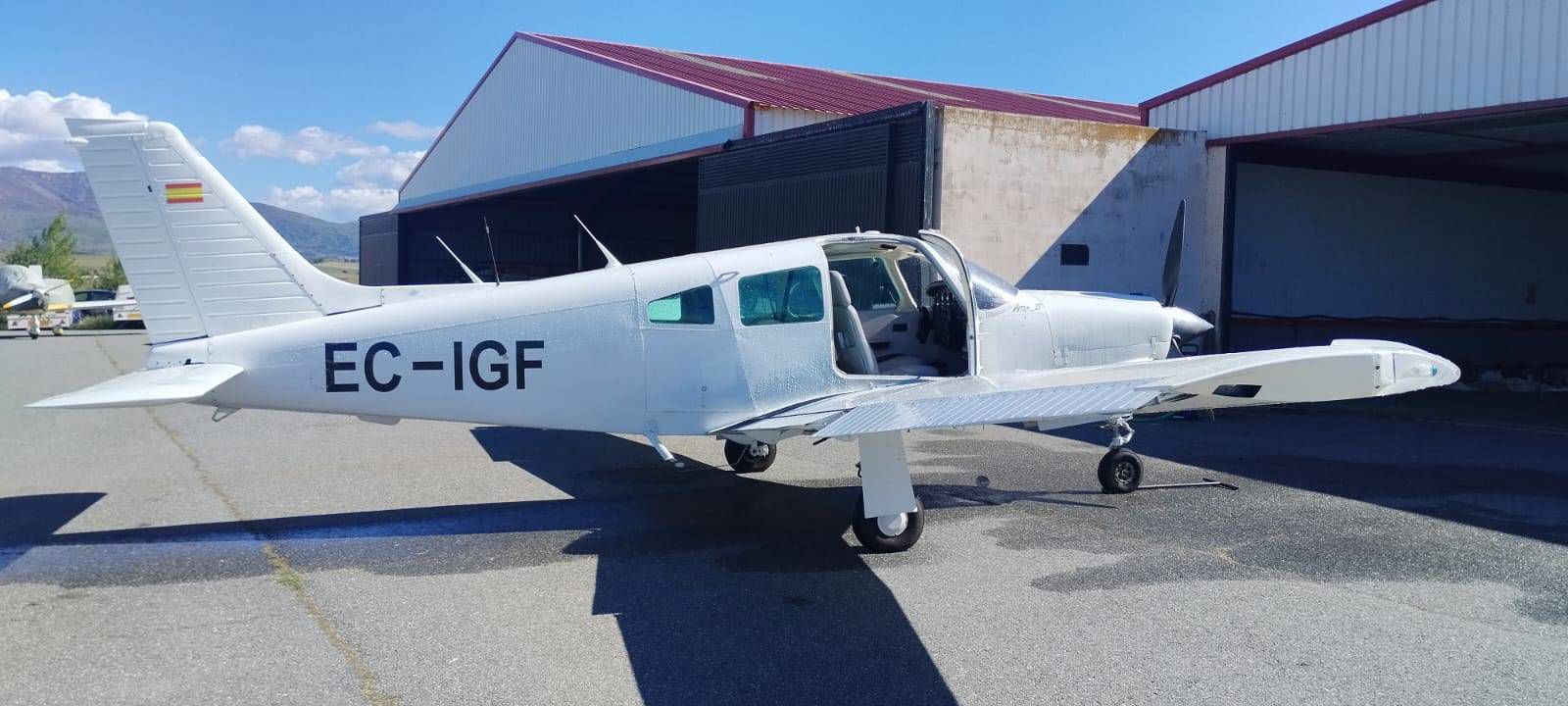 1977 Piper PA-28R-201 Arrow III - Exterior