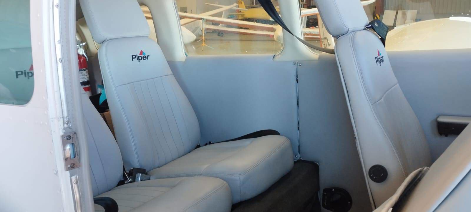 1977 Piper PA-28R-201 Arrow III - Interior