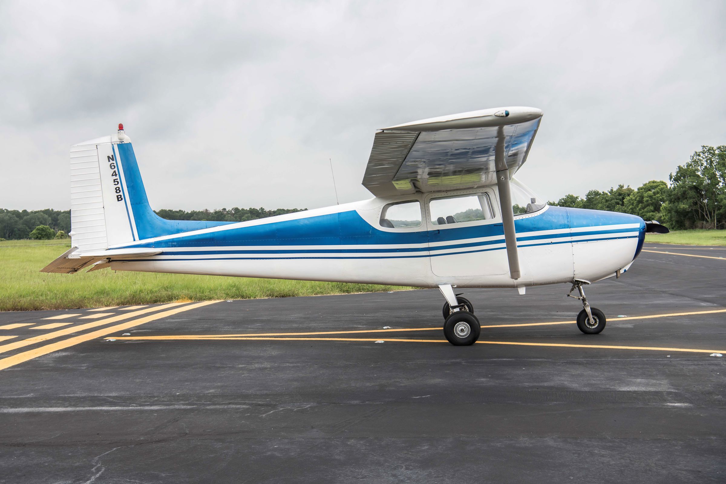 1957 Cessna 172 Skyhawk - Exterior