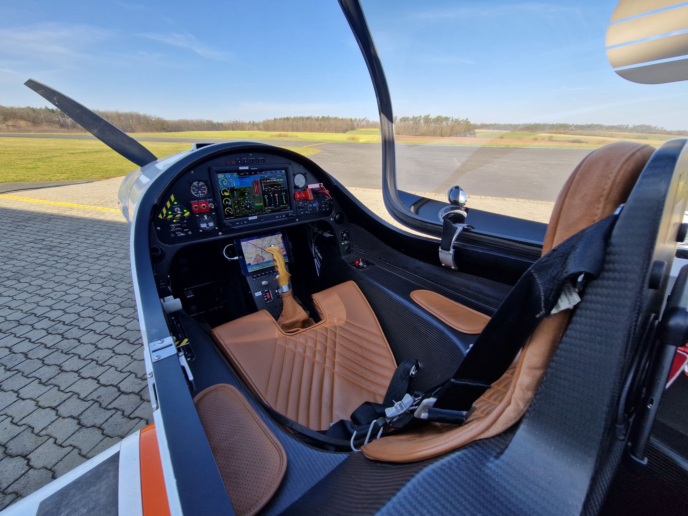 2020 CFM Aviation Tarragon - Interior