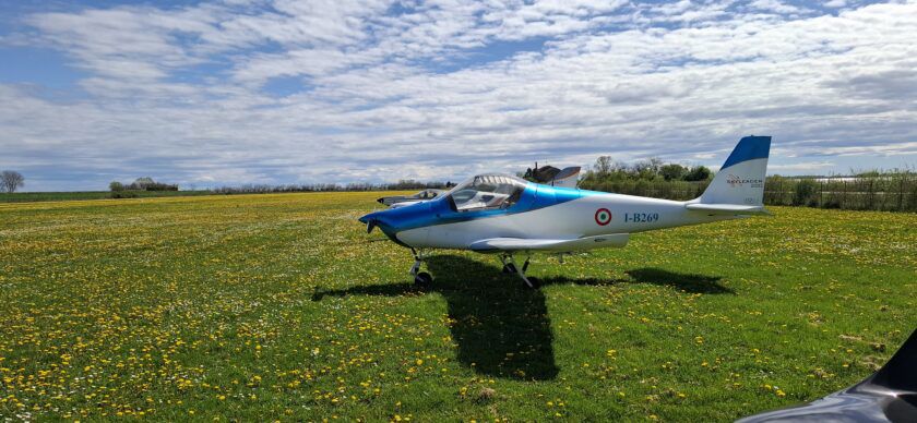 2012 Skyleader 200 UL - Exterior