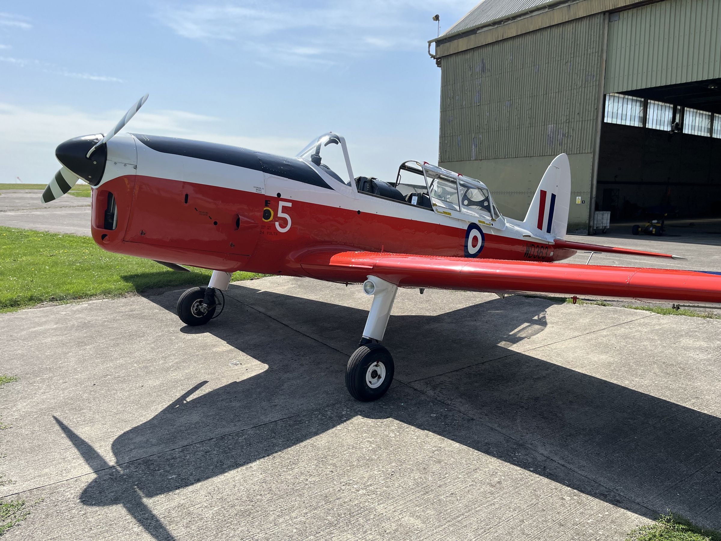 1951 De Havilland DHC-1 Chipmunk Mk 22 - Exterior