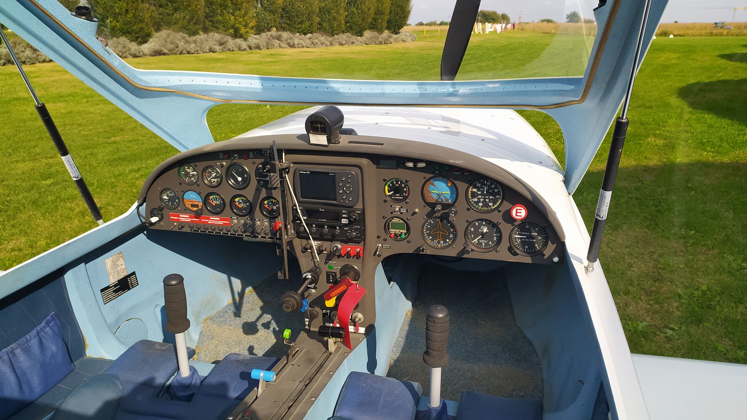 2005 Aerospool WT-9 RG - Interior