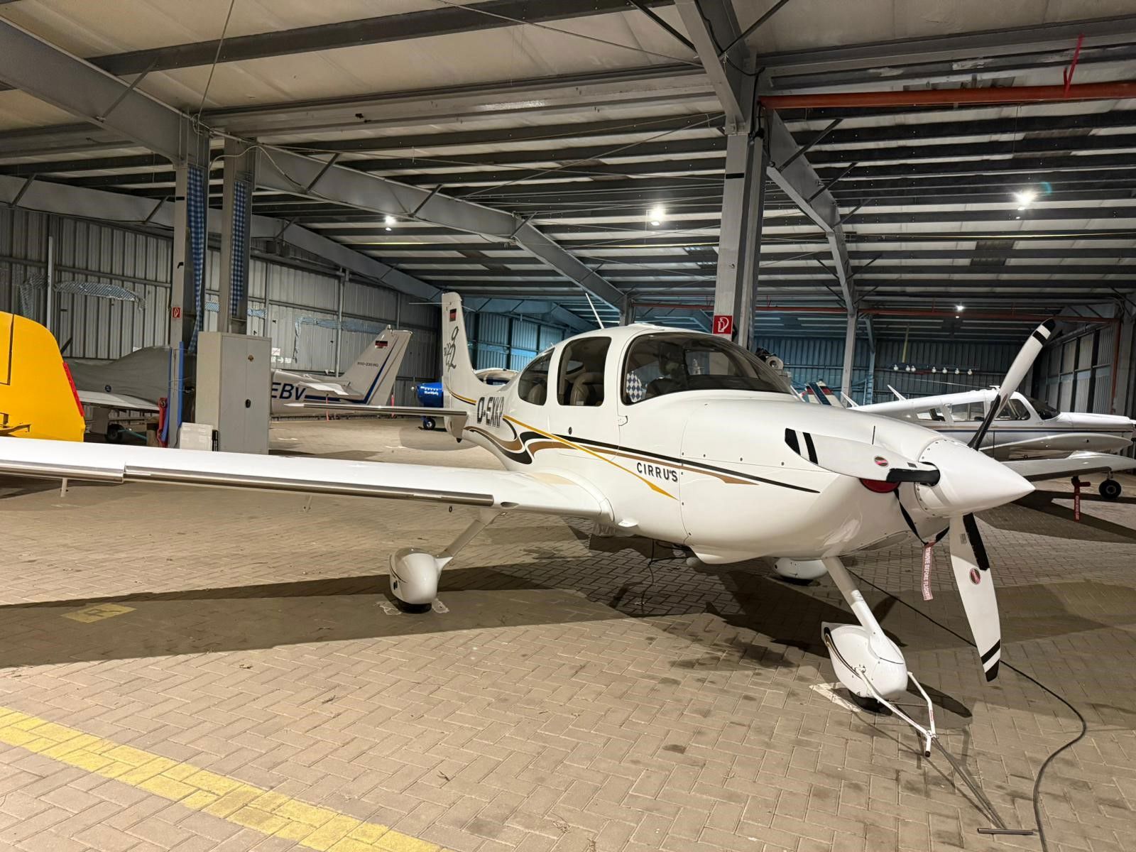 2004 Cirrus SR22