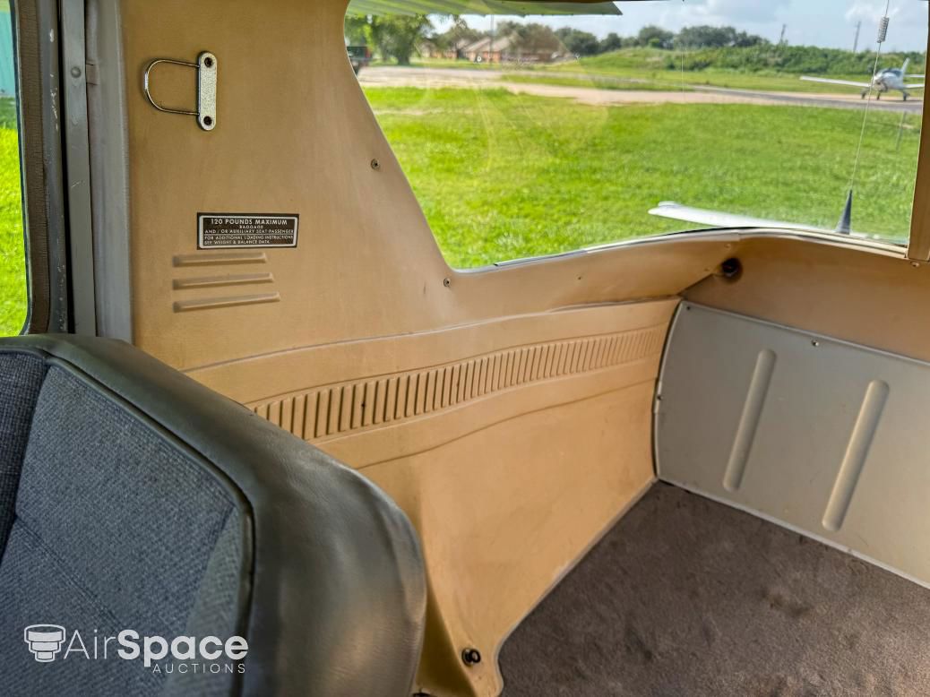 1971 Cessna 150L - Interior