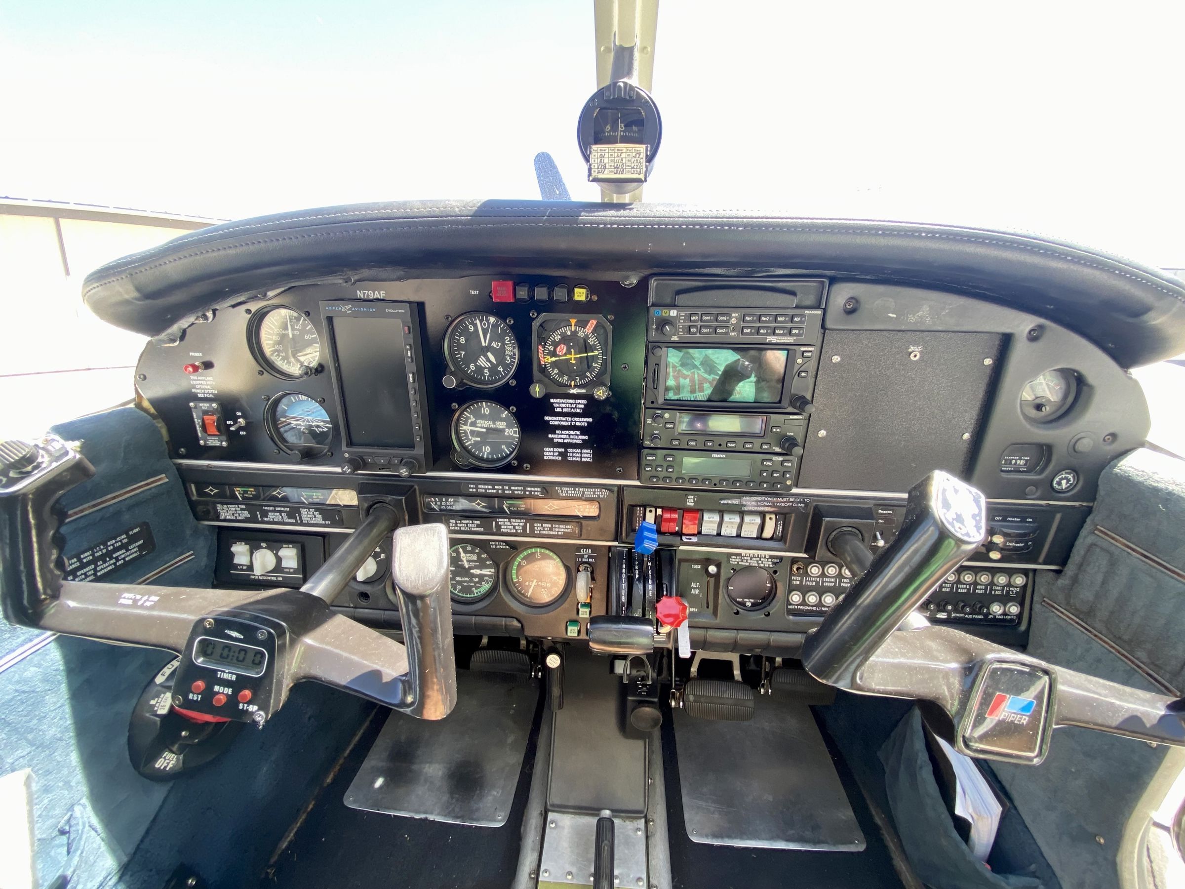 1979 Piper PA-28RT-201T Turbo Arrow IV - Interior