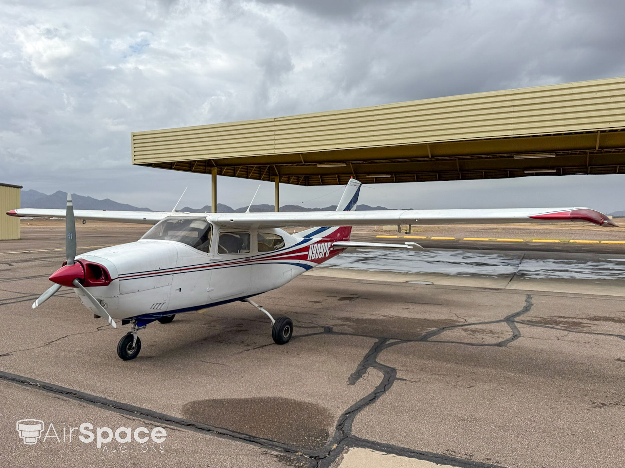 1972 Cessna 210L Turbo Centurion - Exterior