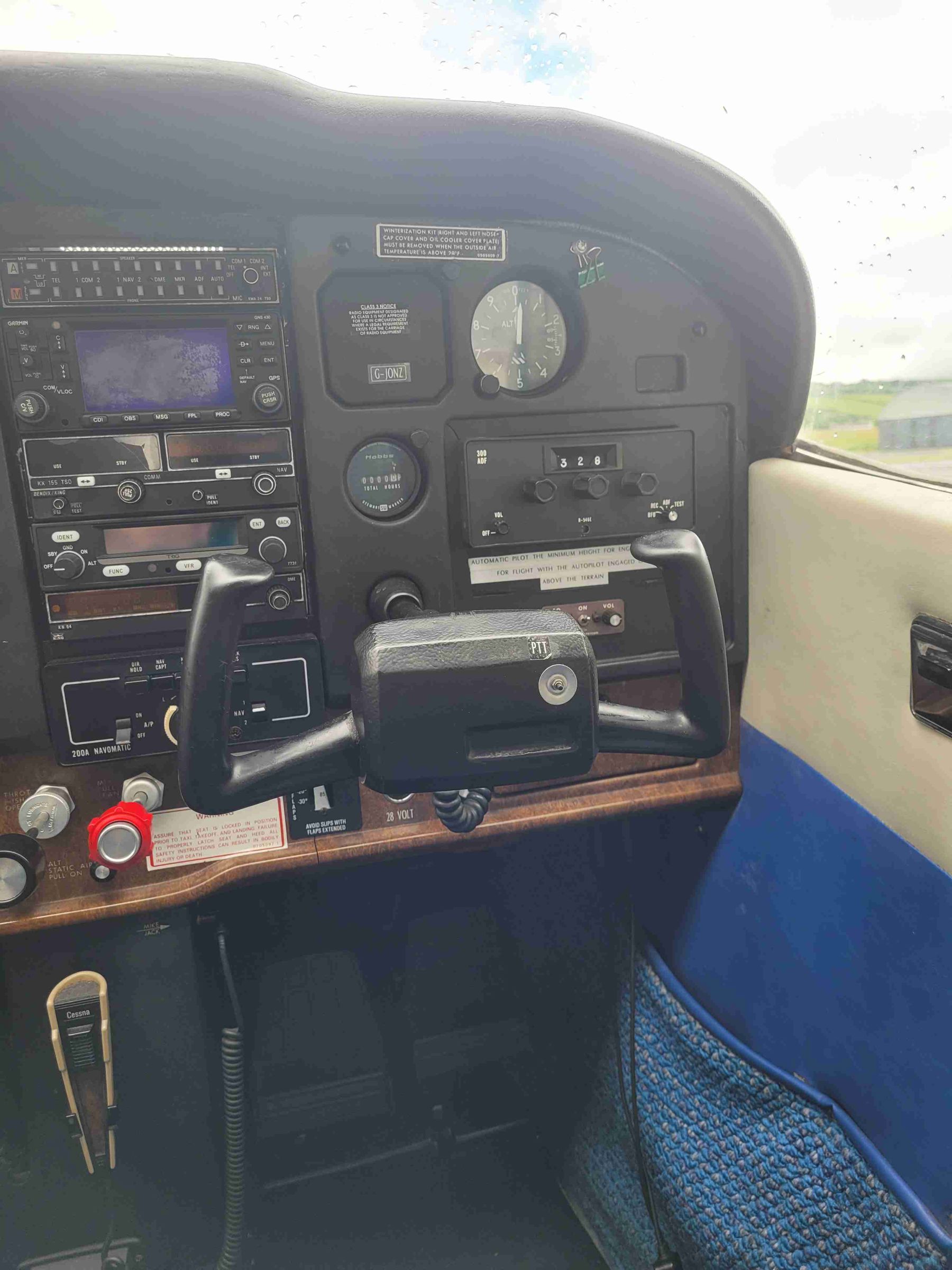 1984 Cessna 172P - Interior