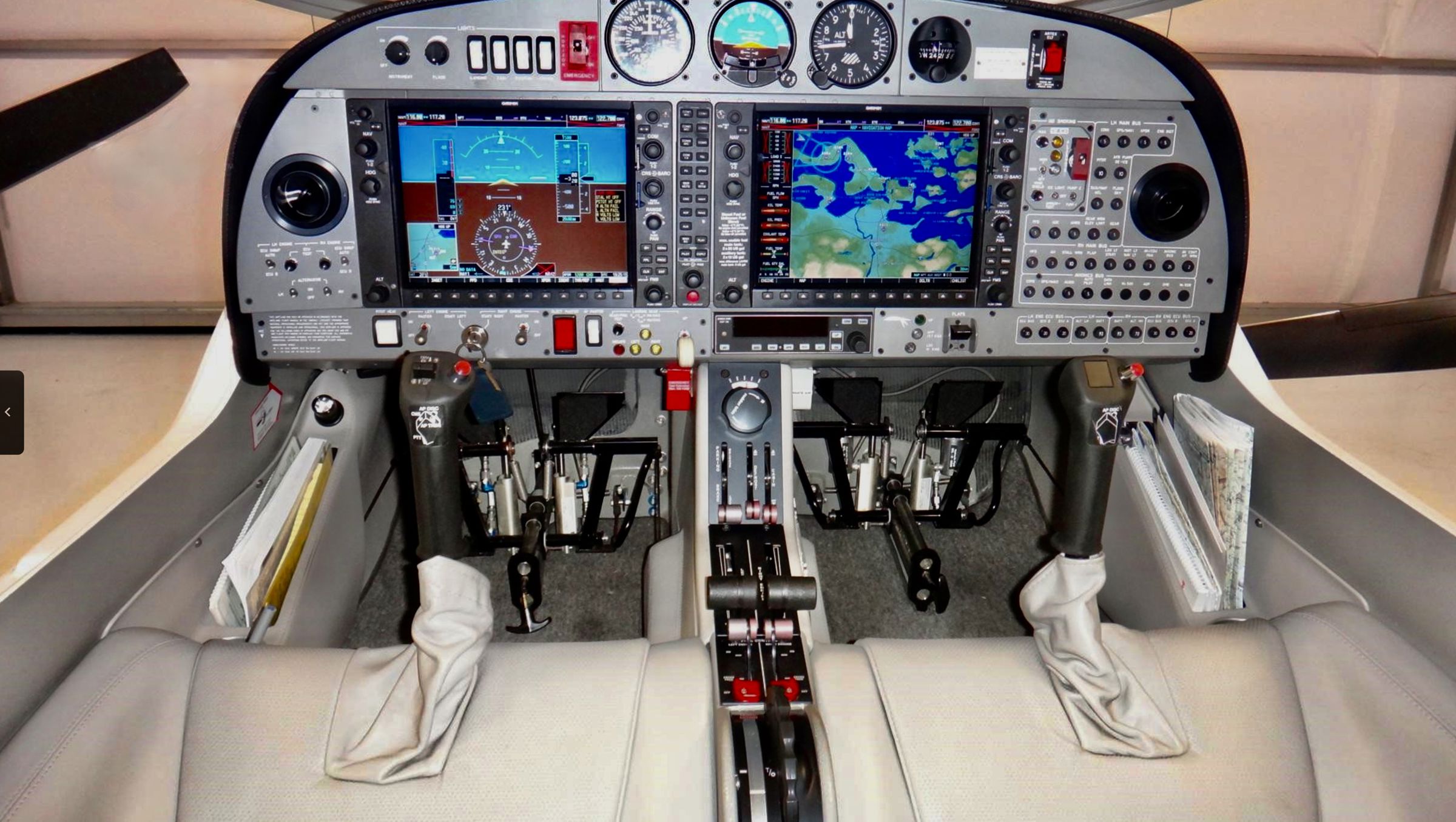 2007 Diamond DA42 Twin Star - Interior