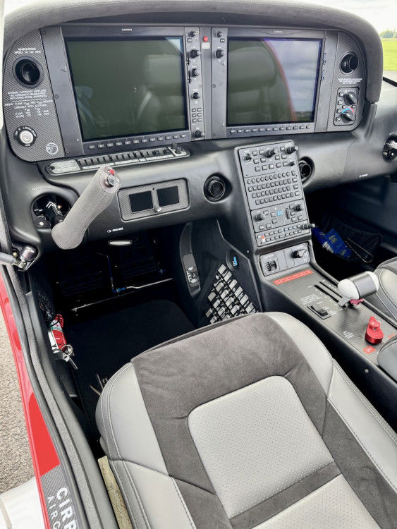 2021 Cirrus SR22T G6 GTS - Interior