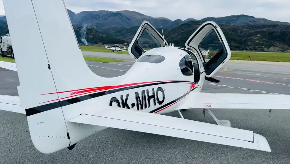2022 Cirrus SR22 G6 - Exterior