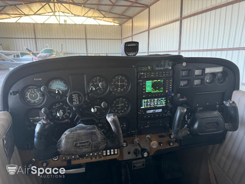 1973 Cessna 172M Skyhawk - Interior