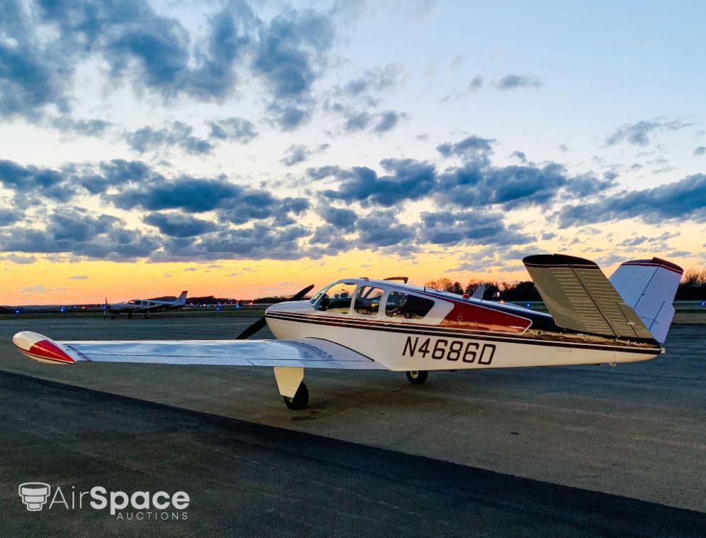 1956 Beechcraft H35 Bonanza - Exterior