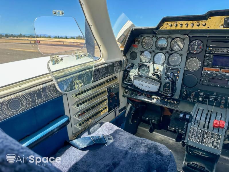 1968 Cessna 310P - Interior