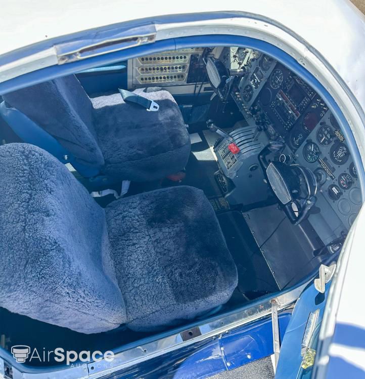 1968 Cessna 310P - Interior