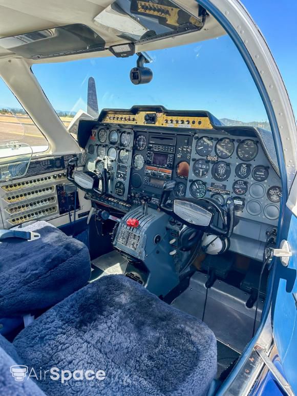 1968 Cessna 310P - Interior