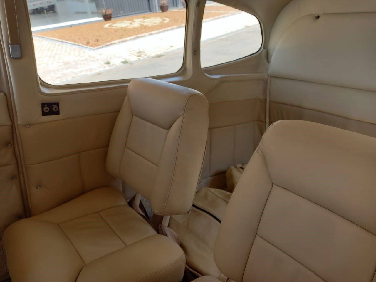 1980 Cessna C185F - Interior