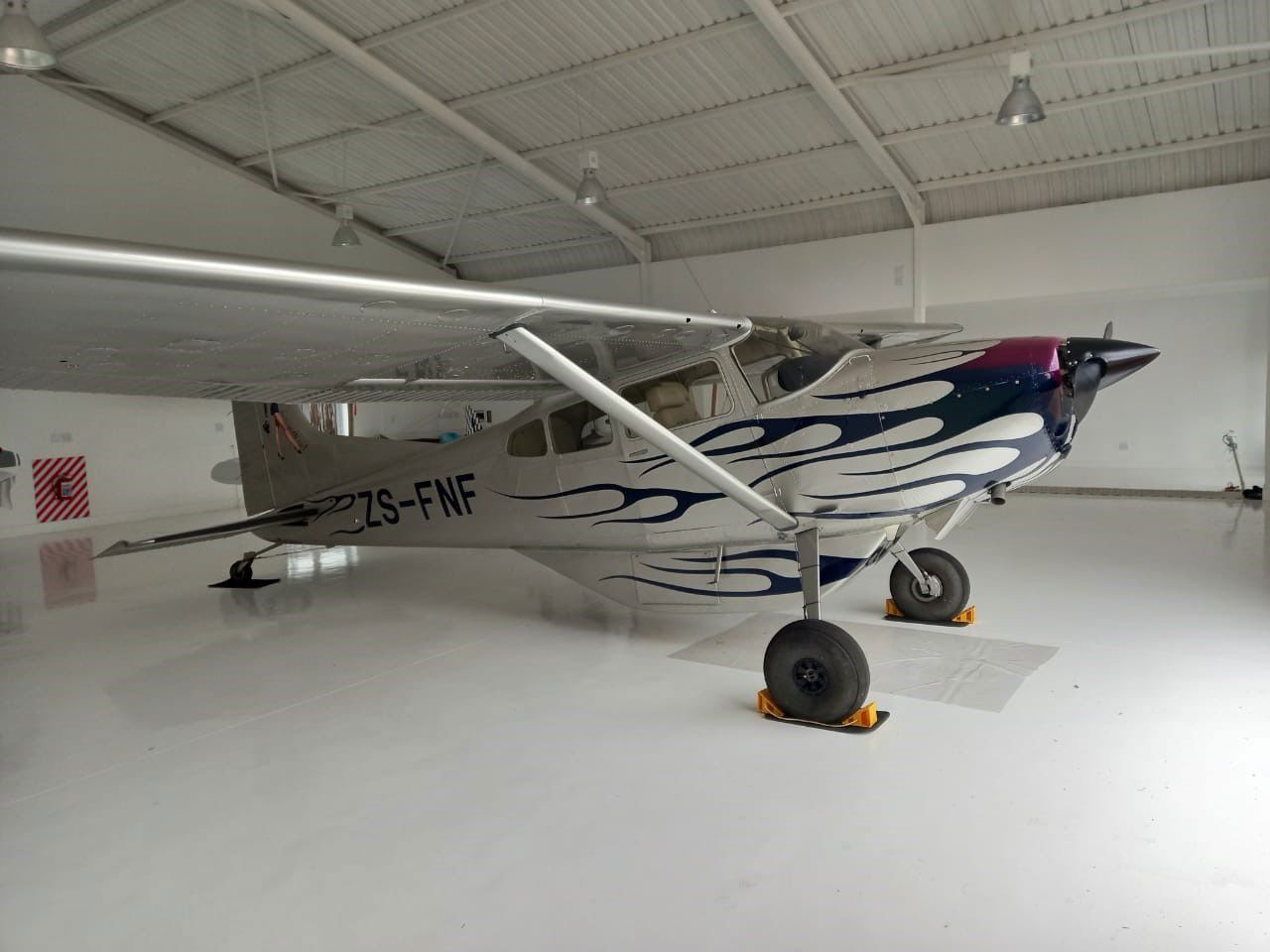 1980 Cessna C185F - Exterior