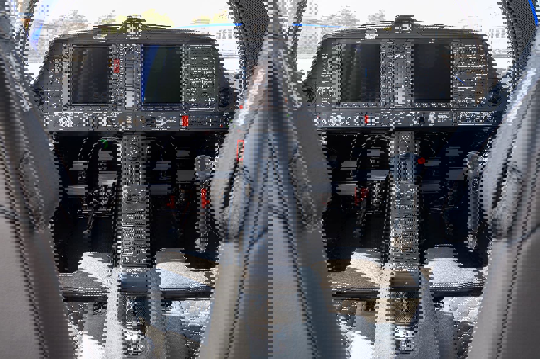 2025 Diamond DA62 - Interior