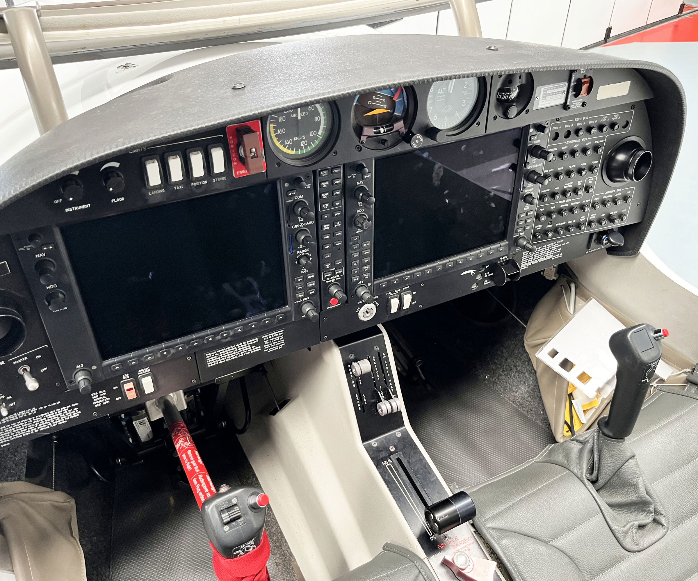 2014 Diamond DA40 NG - Interior