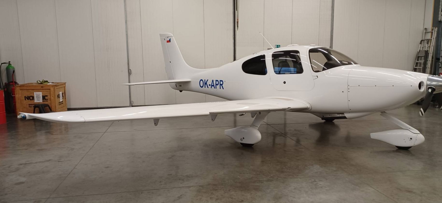 2005 Cirrus SR20 G2 - Exterior